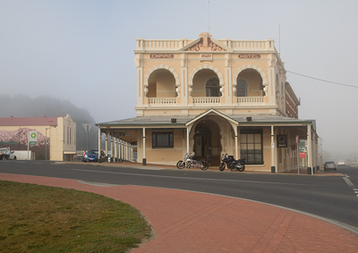 Bernd Schuler: Empire Hotel Queenstown Tasmania